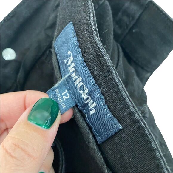 ModCloth 12 Shorts Black Solid Cargo Pockets Casual Basic - Picture 6 of 8